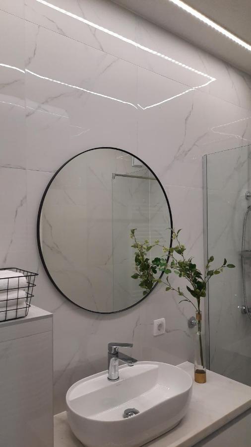 Nina Studio Apartment Bijeljina Eksteriør bilde