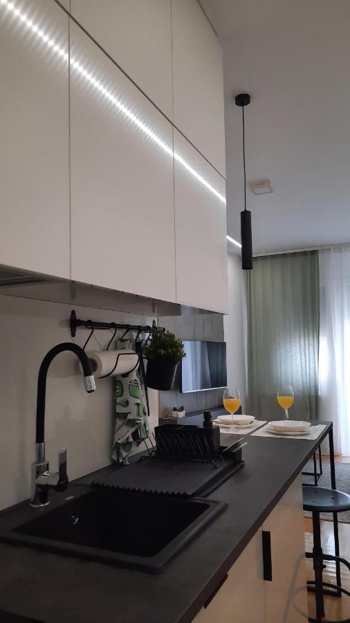 Nina Studio Apartment Bijeljina Eksteriør bilde
