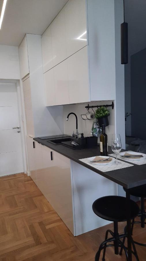 Nina Studio Apartment Bijeljina Eksteriør bilde