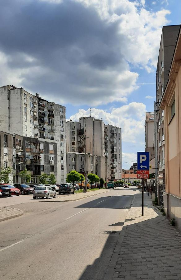 Nina Studio Apartment Bijeljina Eksteriør bilde