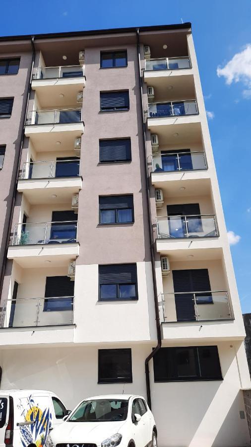 Nina Studio Apartment Bijeljina Eksteriør bilde